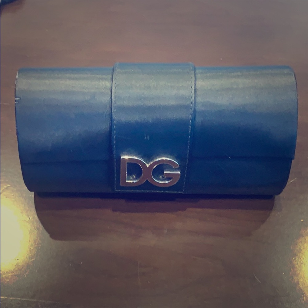 Pair of Dolce & Gabanna Signature shades - Picture 3 of 3